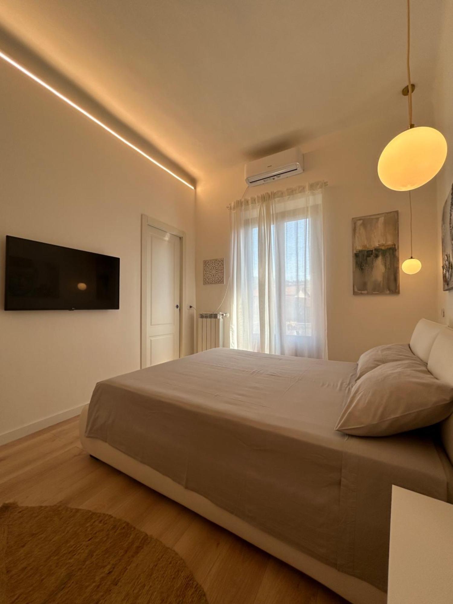V&C Home Rental Specialist Appartamenti Fronte Lago Maggiore Germignaga Extérieur photo